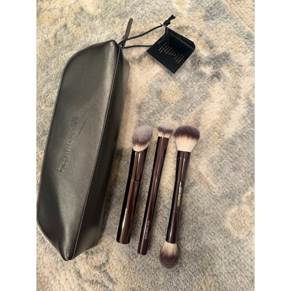 HOURGLASS Essentials Makeup Brush Set & Makeup Bag $197 Value NWT - Picture 2 of 9